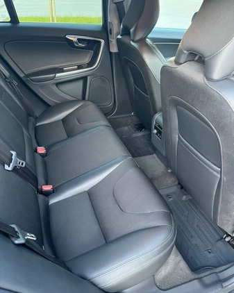Volvo V60 cena 62900 przebieg: 133500, rok produkcji 2016 z Szprotawa małe 121